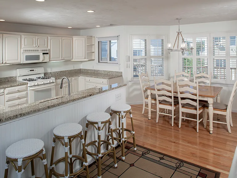 55 Ocean Dr — Photo 4
