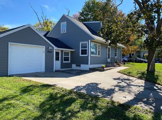 3000 Oakland Rd NE, Cedar Rapids, IA 52402