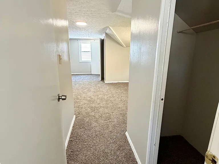 20831 Morris Ave — Photo 16