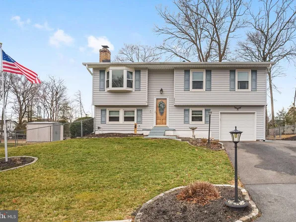 3304 Waverly Dr, Fredericksburg, VA 22407