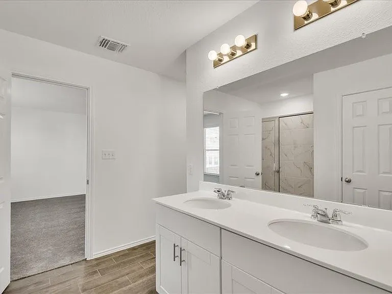 140 Banyon Dr — Photo 34