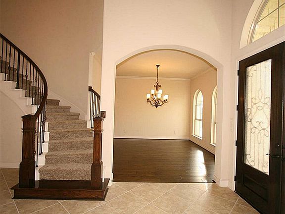 3rd image of 10310 Oliva View Ln