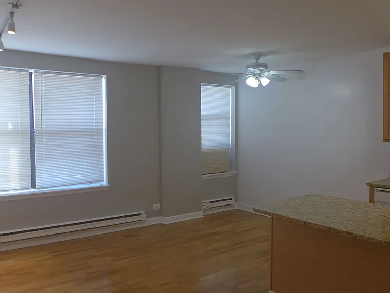 808-12 W Junior Terrace — Photo 3
