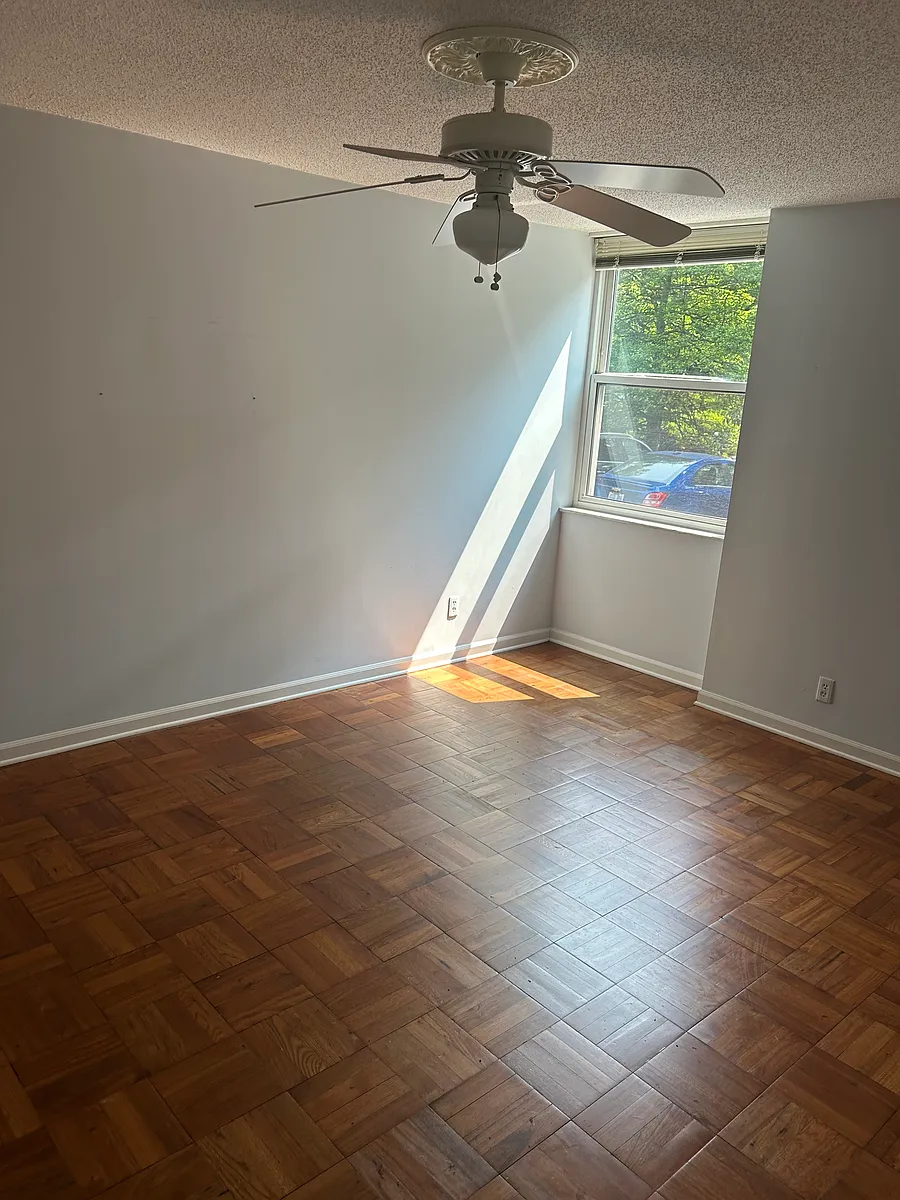 Building Photo - 101 S Hanover Ave #1B