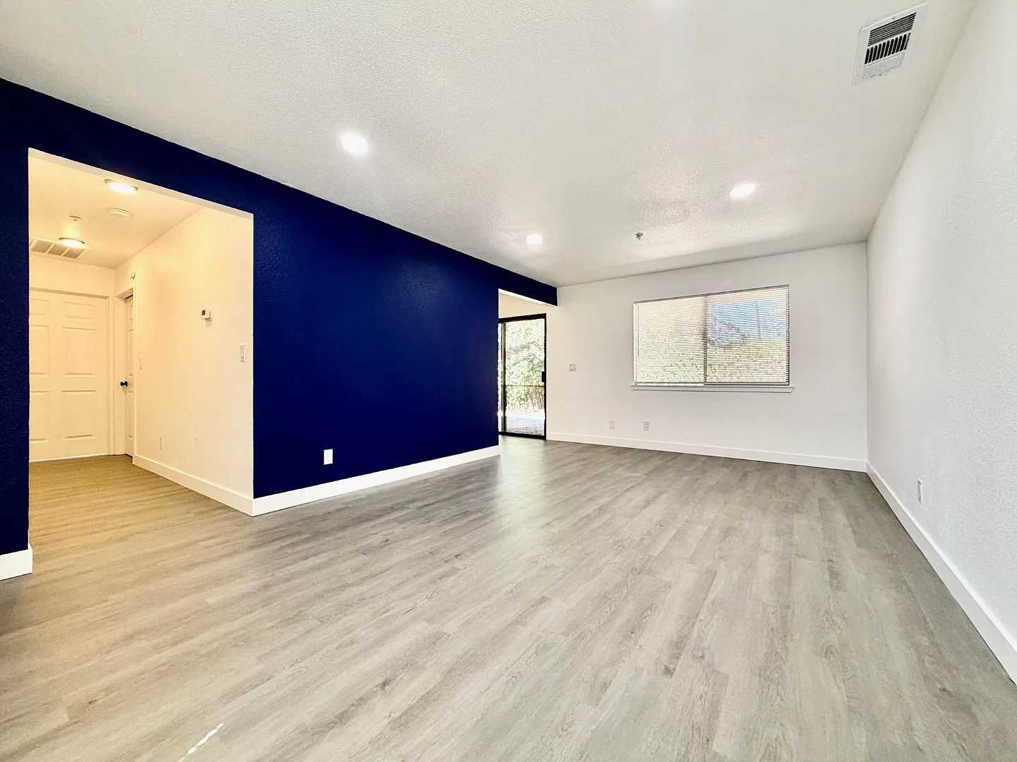 709 Sunset Ave - 6 — Photo 3