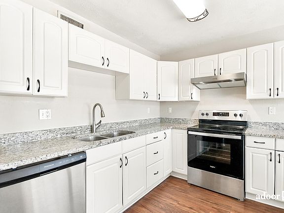 3rd image of 22838 Millgate Dr