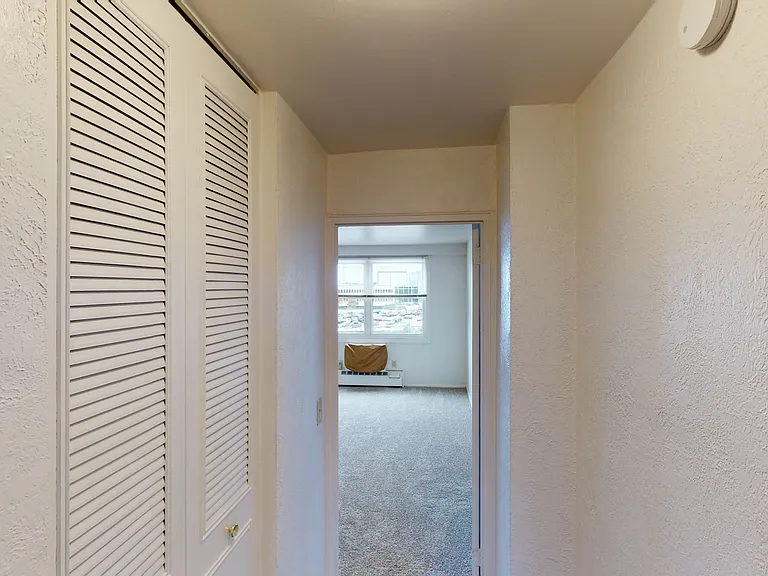Fountain Place Apartments — Photo 18