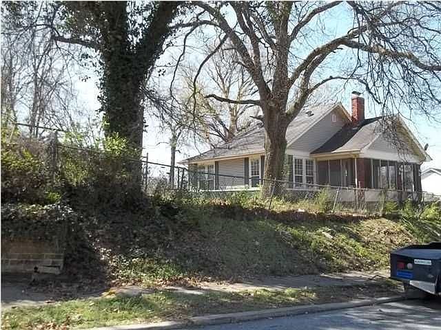 2nd image of 1306 Chamberlain Ave