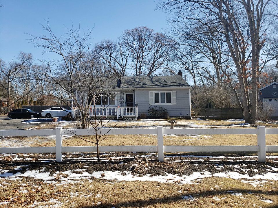 74 Eatondale Ave, Blue Point, NY 11715 Zillow