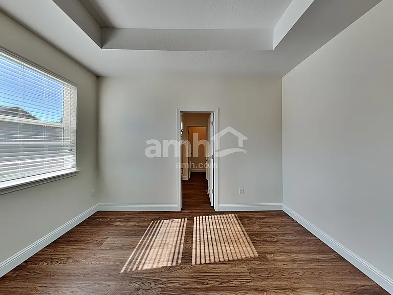 10204 Dogwood St — Photo 7