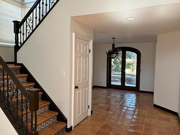 Gorgeous entry way