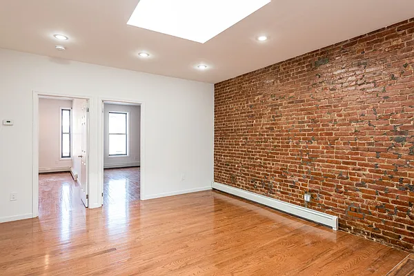 Rented by Nooklyn NYC LLC | media 4