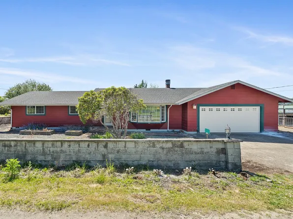 9995 Hughey Ln, Tillamook, OR 97141