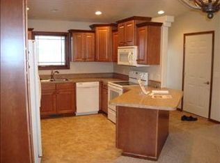 1530 16th St SW, Minot, ND 58701