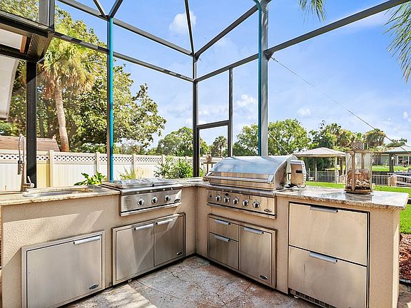 Outdoor Kitchen