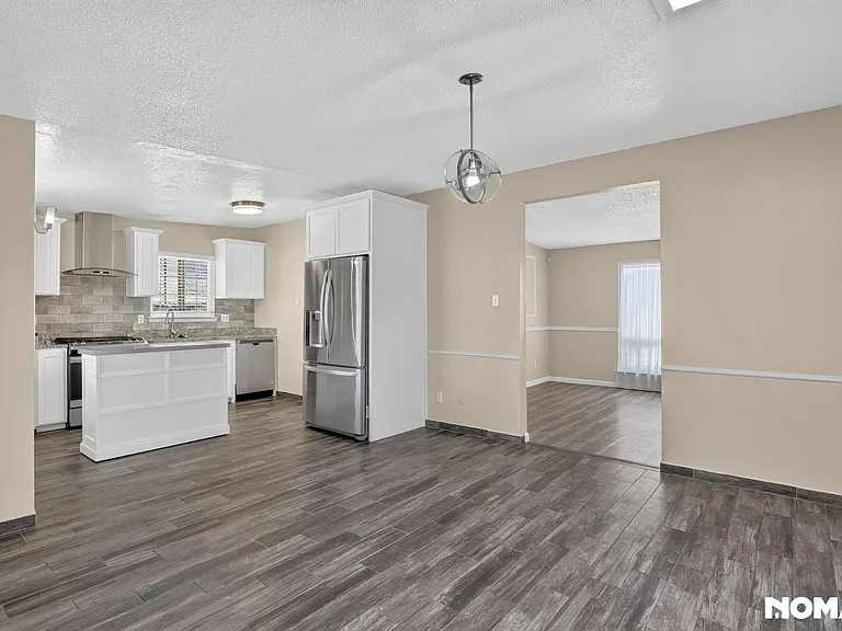 2045 Solano Dr — Photo 7