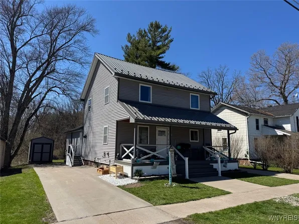 9 N Hartland St, Middleport, NY 14105