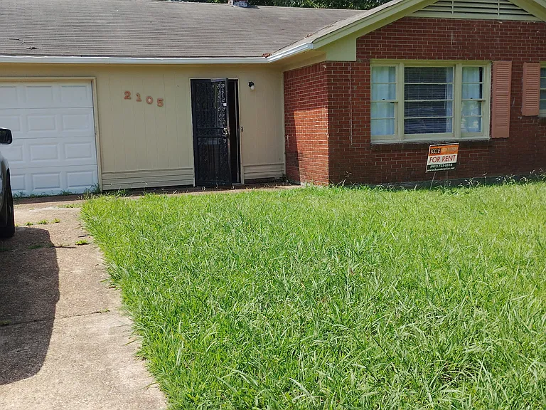 2105 Alta Vista Ave — Photo 1