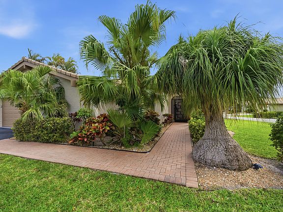2nd image of 5743 Lakeview Mews Drive