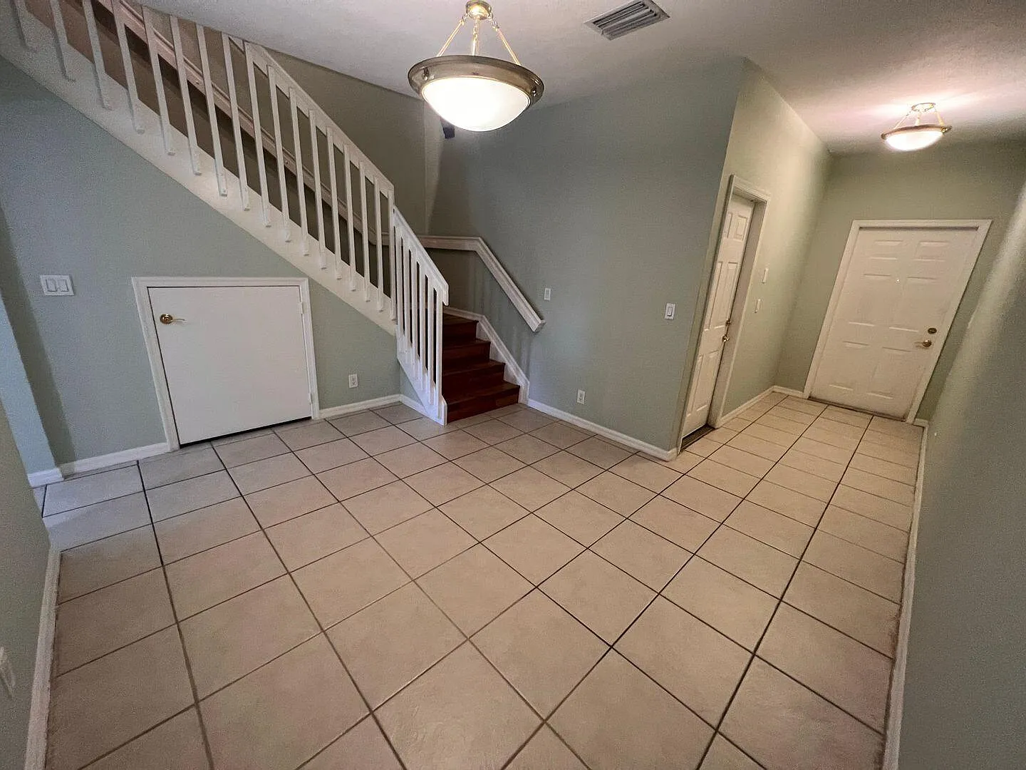 2 bed, 2.5 bath, 1574 sqft, $2,600 — Photo 3