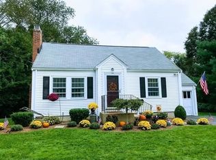 12 Winthrop St, Medway, MA 02053