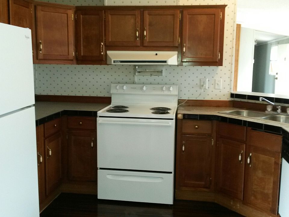 2nd image of 920 Star Cir