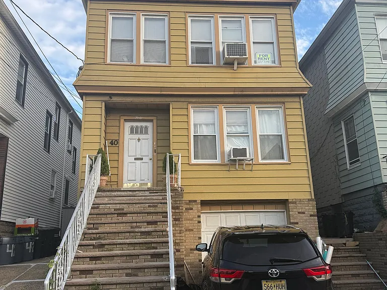 40 E 4th St #2 — Photo 1