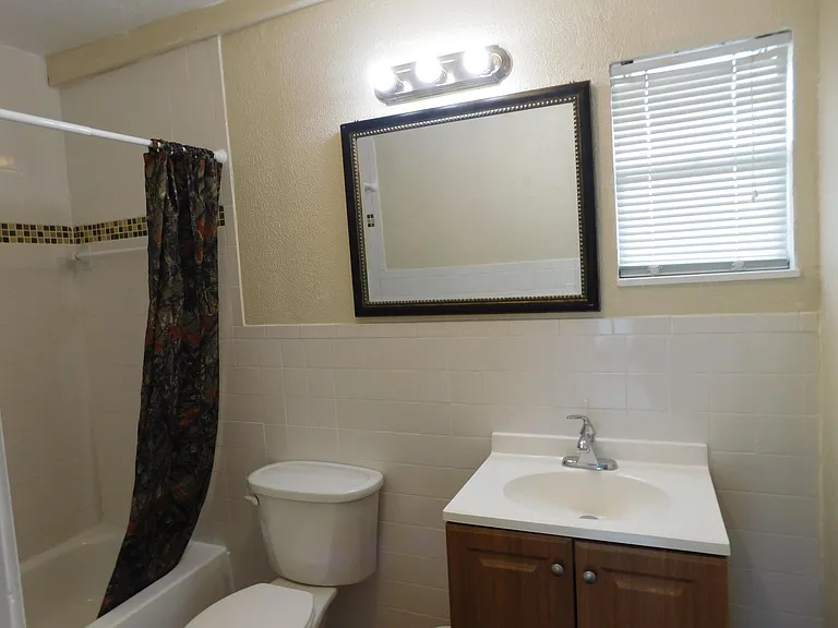 4946 N Palm Ave #GUEST HOUSE — Photo 7