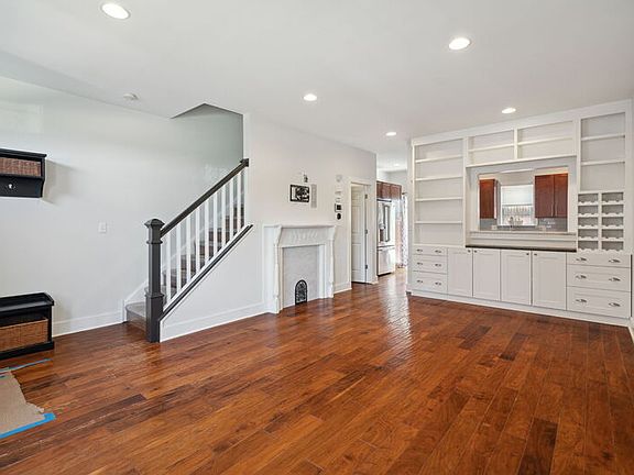 2nd image of 2640 Catharine St