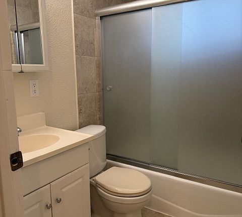4th image of 513 Northlake Dr APT 3