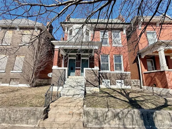 3949 Palm St, Saint Louis, MO 63107