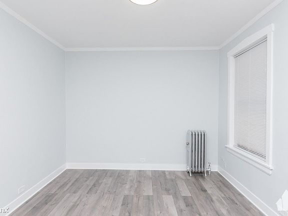 5th image of 1627 W Belmont Ave