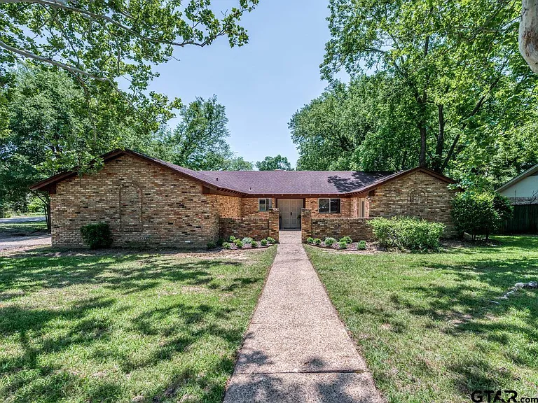509 Winchester Dr — Photo 3