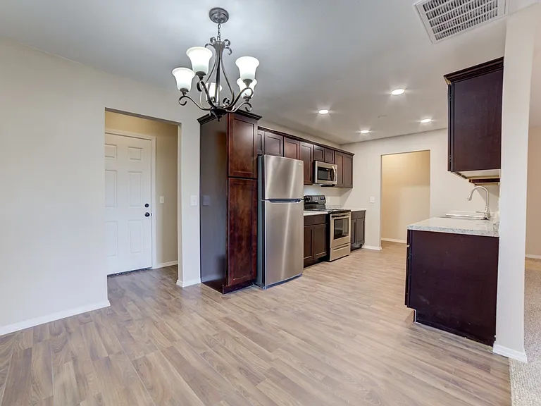 S 79th E Ave Duplex — Photo 25
