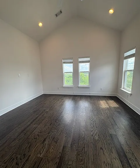 Third floor primary bedroom