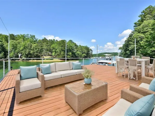 8865 Knoll Dr, Gainesville, GA 30506