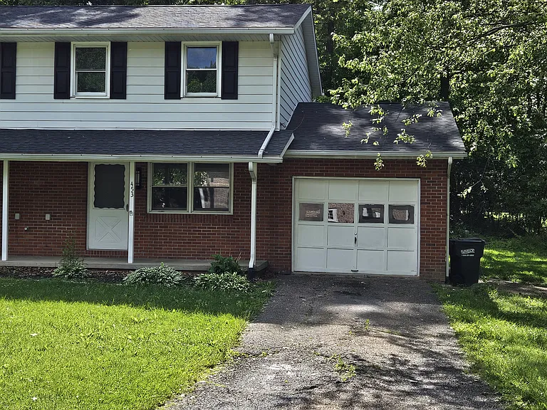 453 Cobblestone Ave NE — Photo 2