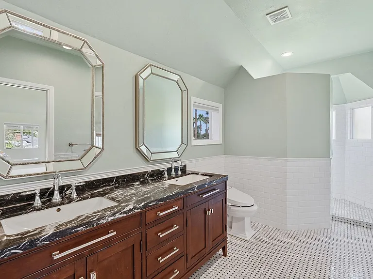 1238 W Coronado Rd — Photo 24