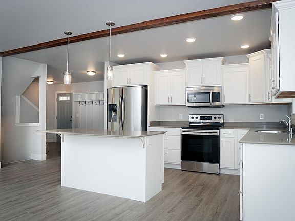 5th image of 1018 Yellowstone Ave #2