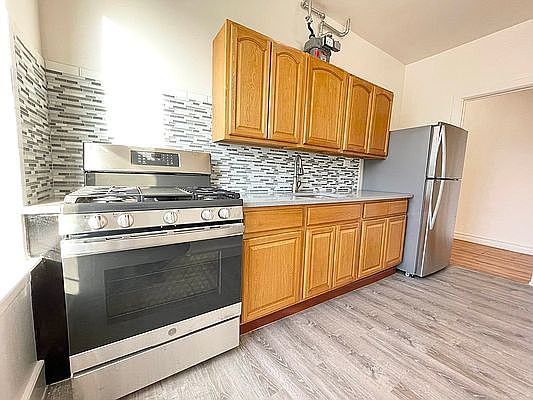 2nd image of 147 W 230th St #6D