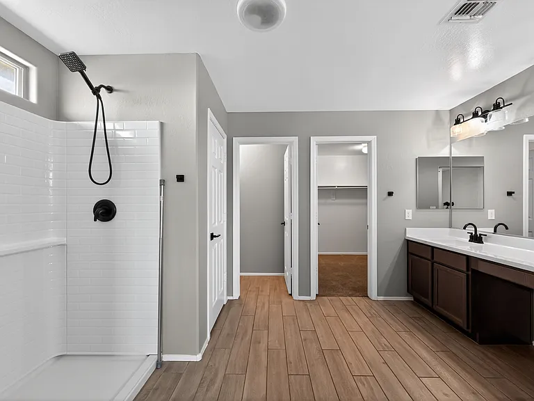 18040 W Louise Dr — Photo 16
