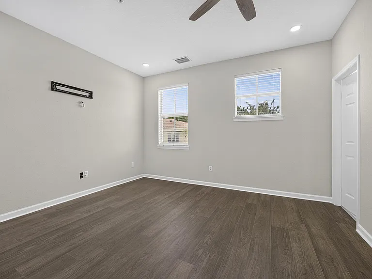 425 Greenwich Cir #204 — Photo 28