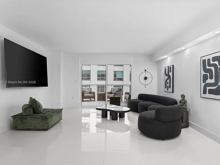 1200 Brickell Bay Dr #2812 — Photo 20