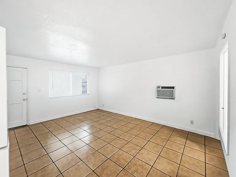 2417 E Campbell Ave #5A — Photo 8