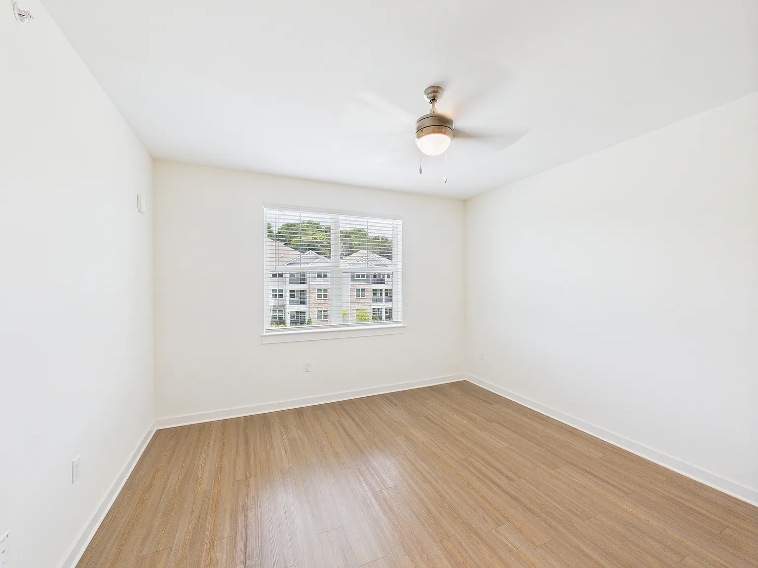 1 bed, 596 sqft, $1,399 — Photo 3