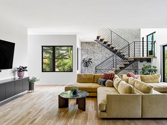 3rd image of 2885 Island Dr