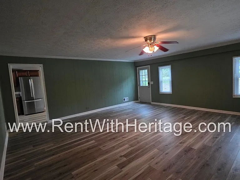 6190 Knights Ln — Photo 12