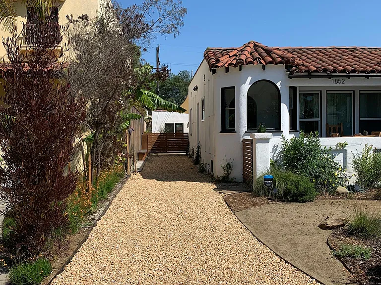 1852 S Redondo Blvd — Photo 25