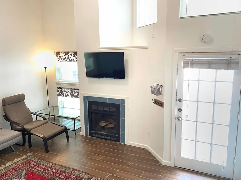 1500 Woodlawn Blvd #4 — Photo 26