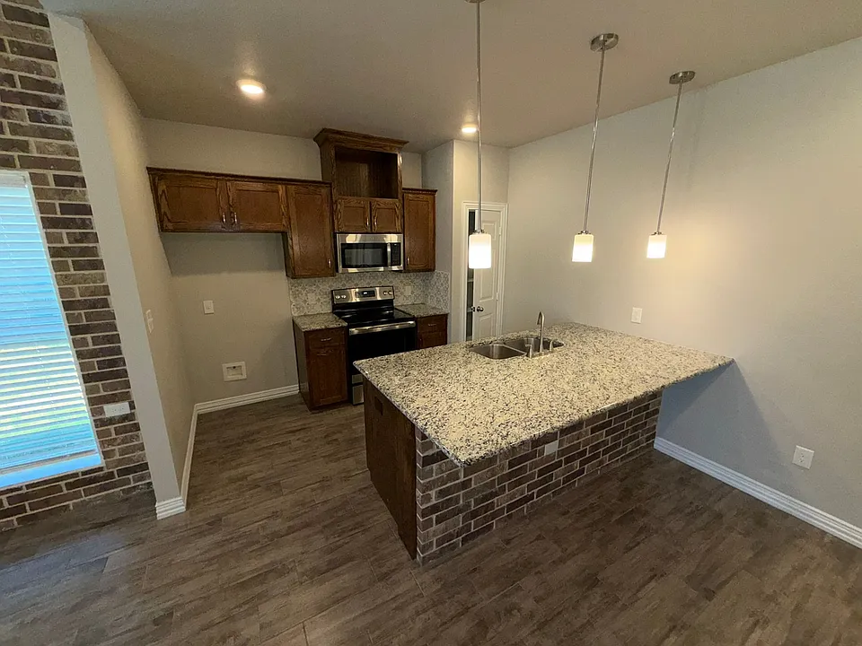 3326 Fenway Cir